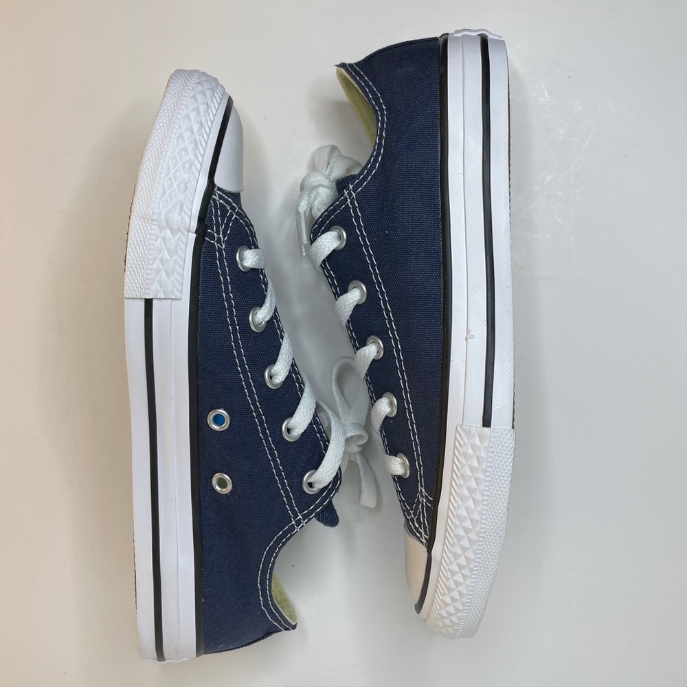 Kids Low Top Navy Blue Converse, Unsiex, Size 3, New